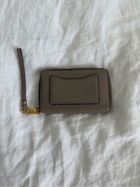 Marc Jacobs Taupe Leather Zip-Around Wristlet Wallet with Gold Hardware